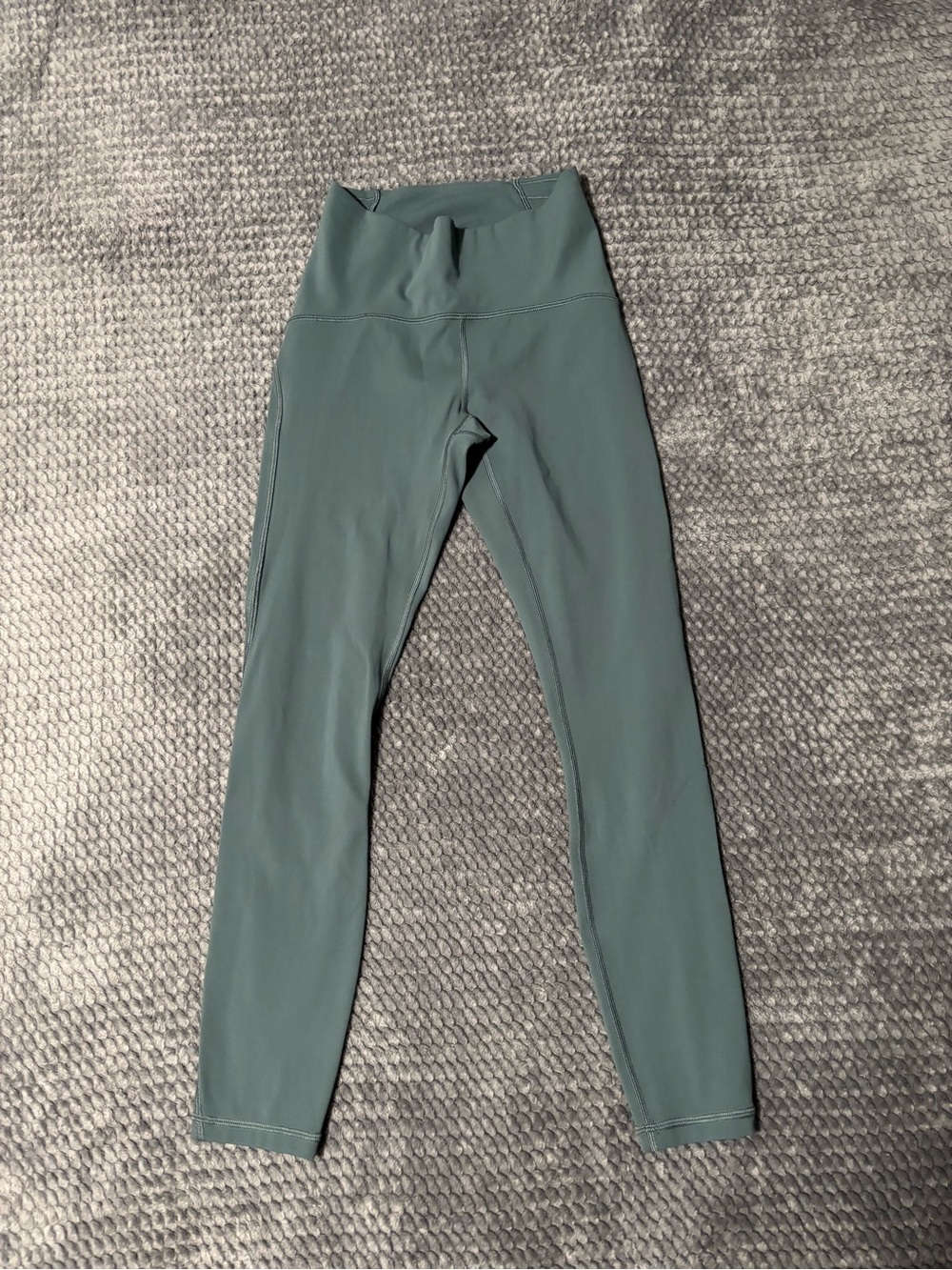 LuluLemon Wunder Train High-Rise Leggings in Sage Green Size 4
